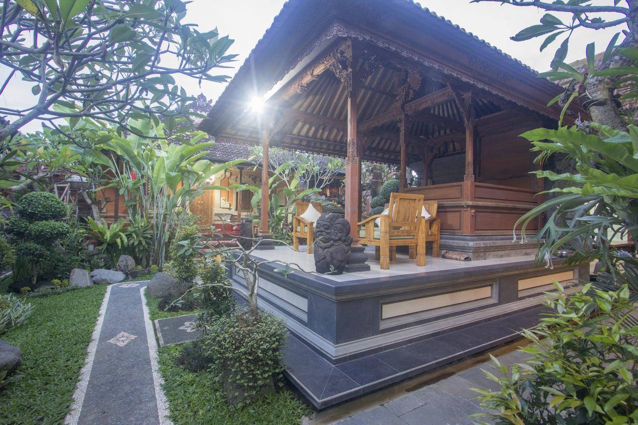 Nang Ade House Hotel อูบุด ภายนอก รูปภาพ