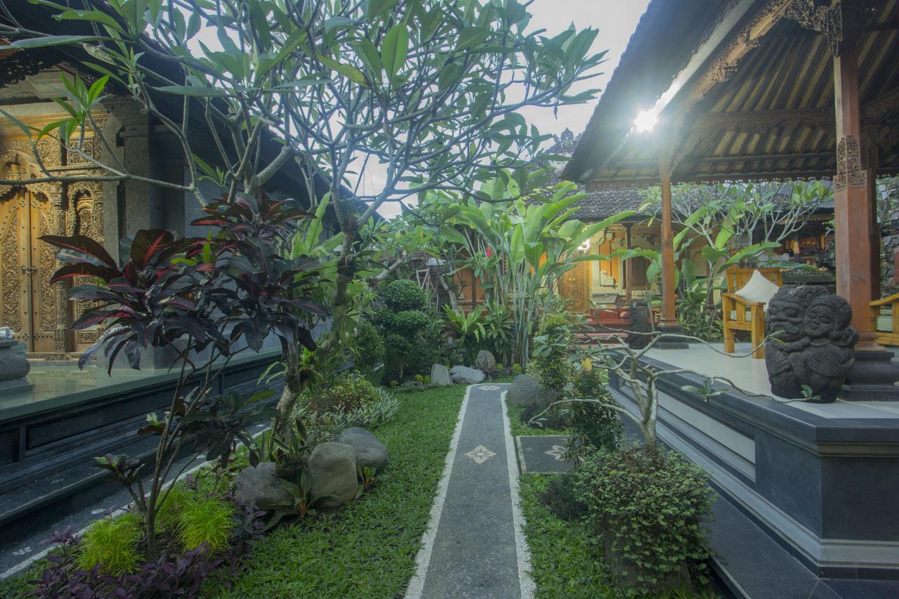 Nang Ade House Hotel อูบุด ภายนอก รูปภาพ