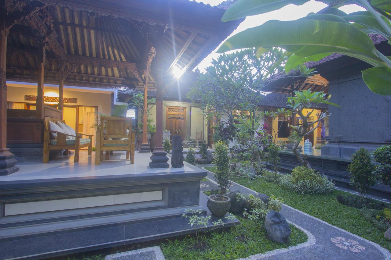 Nang Ade House Hotel อูบุด ภายนอก รูปภาพ
